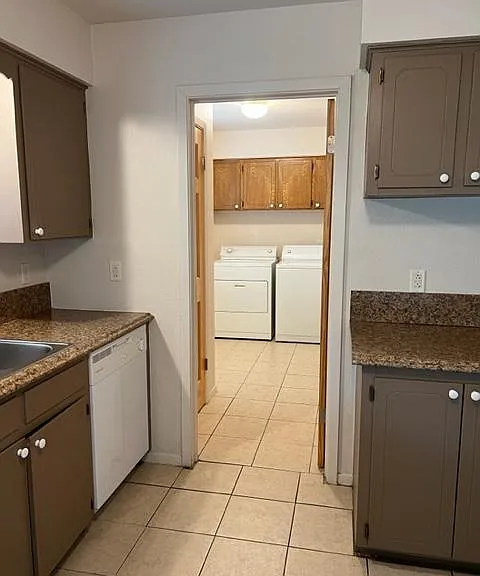 2040 Lisa Cir — Photo 11