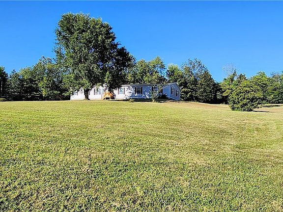 2nd image of 1225 N Scenic Lane