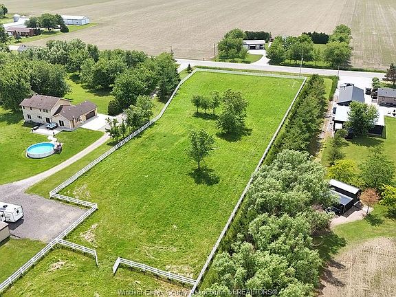 3rd image of 1420 County Road 31