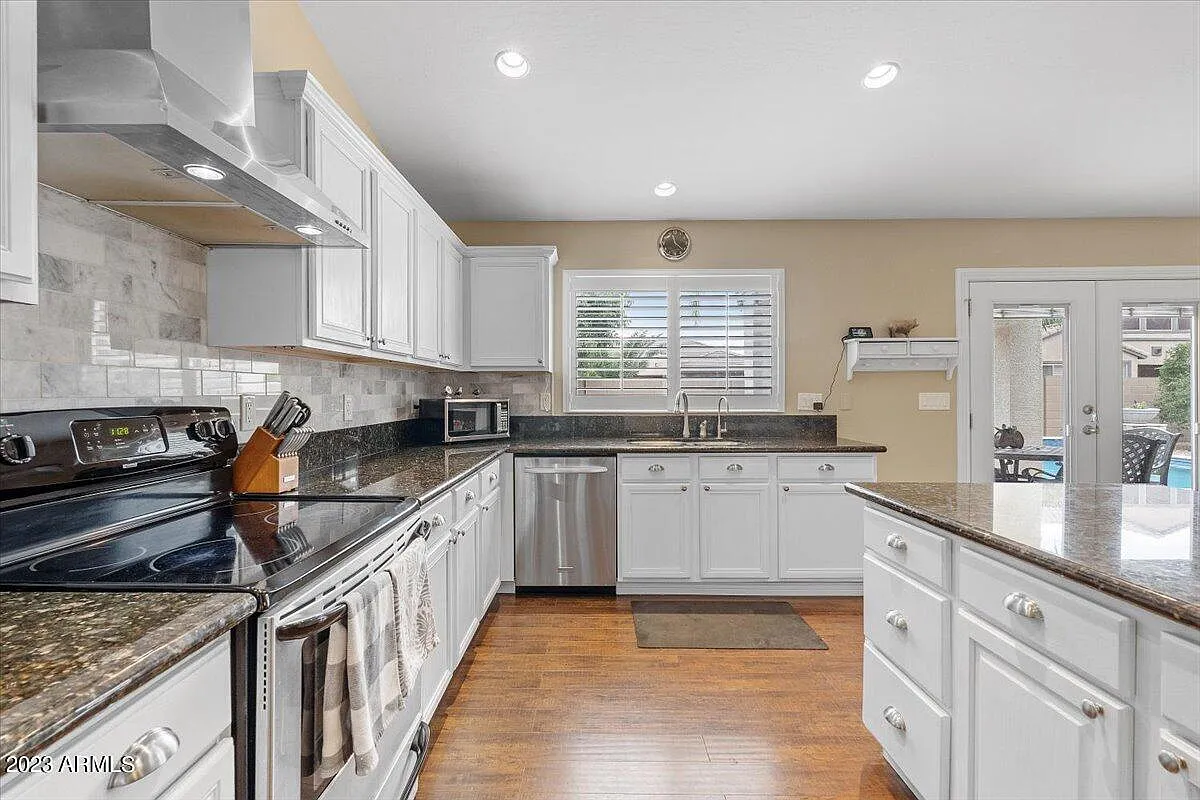 4 bed, 2.5 bath, 2173 sqft, $3,500 — Photo 1