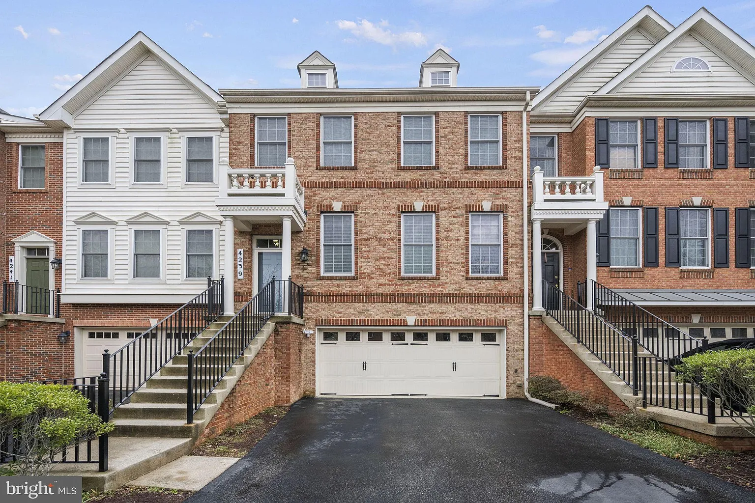 4239 Chariot Way photo 1