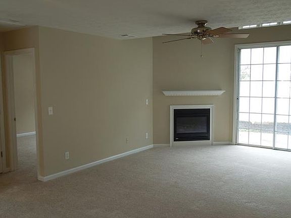 3rd image of 1252 W Oaks Way