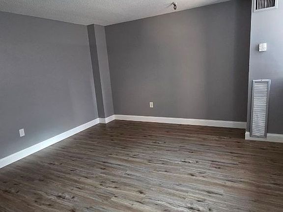 5th image of 122 Chestnut St APT 310