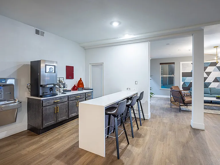 ABQ Uptown Apartments — Photo 8