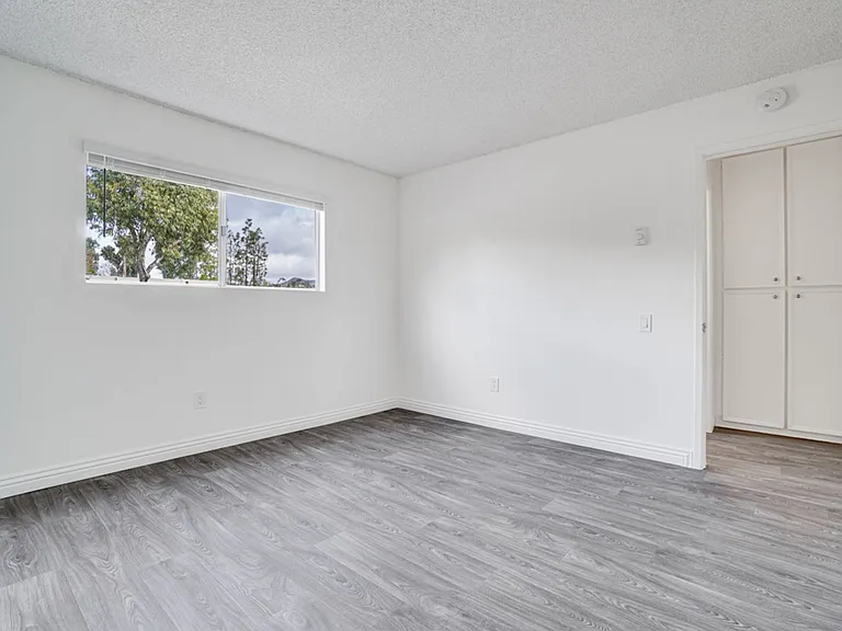 Parkview Poway Apartments — Photo 37