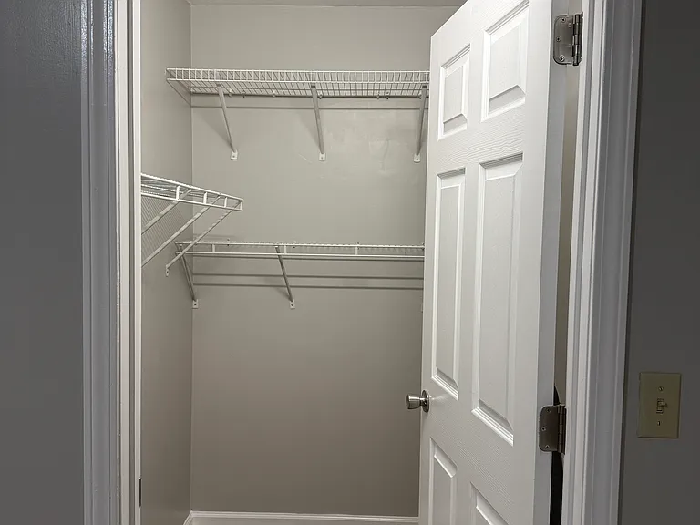 800 Lullwater Rd — Photo 31