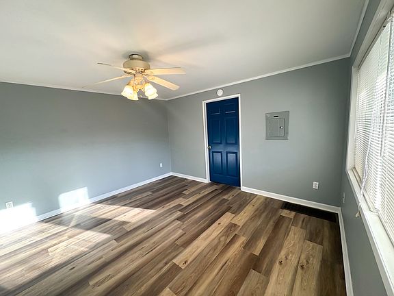 4th image of 1110 Naval Ave APT B