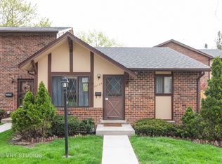 1S129 Radford Ln, Villa Park, IL 60181