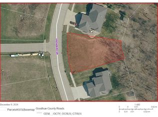 921 Snowbird Dr, Red Wing, MN 55066