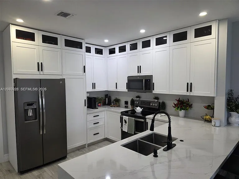680 NW 159th Ave — Photo 7