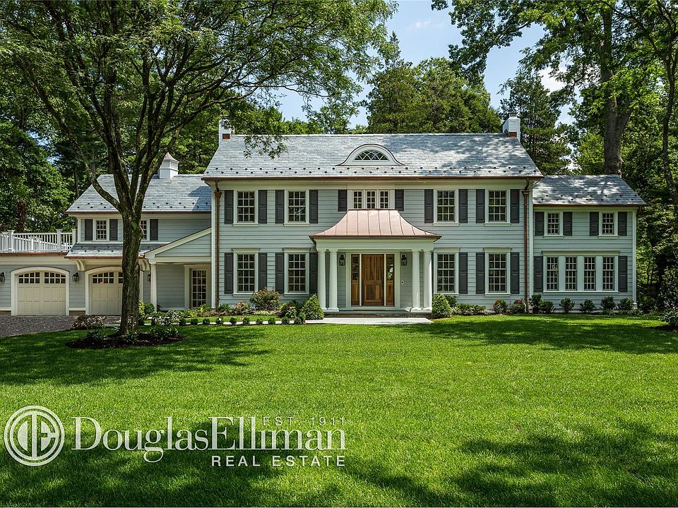 1st image of 4 Knolls Ln