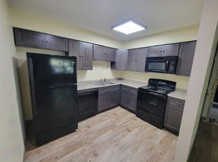 203 4th St #D8, Monteagle, TN 37356