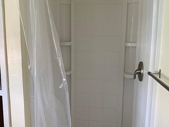 3rd image of 867 23rd Ave N APT 2