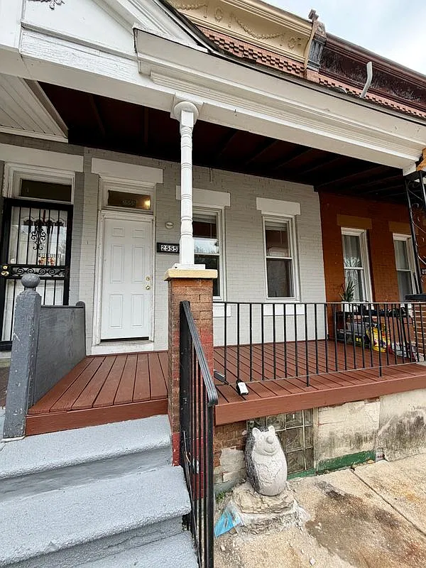 2 bed, 1.0 bath, 992 sqft, $1,250 — Photo 1