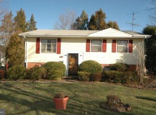 700 W Nettle Tree Rd, Sterling, VA 20164