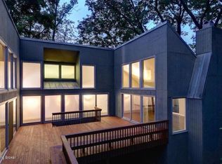 615 Club Ln, Mockingbird Valley, KY 40207