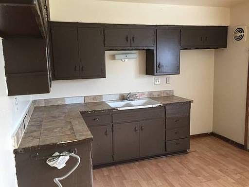 3rd image of 7039 N Teutonia Ave APT 2