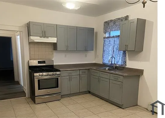 4 bed, $2,950 — Photo 3