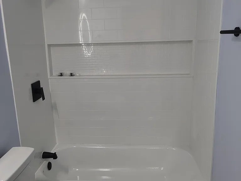 178 West Dr — Photo 3