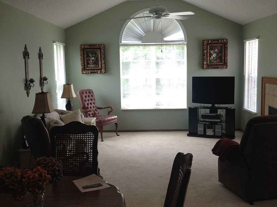 1st image of 30 Stratford Grn #3