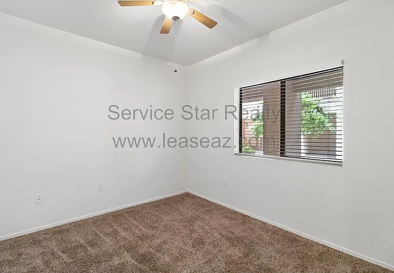 920 E Devonshire Ave #1001 — Photo 9