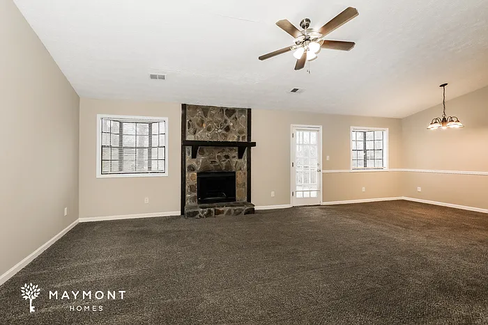 9370 Woodloop Ct — Photo 3