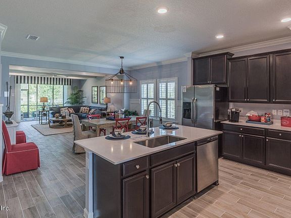 4th image of 292 SEAFORTH Drive