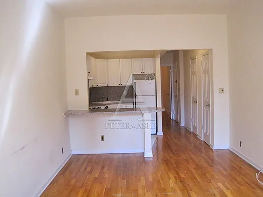 Rented by Peter Ashe | media 9