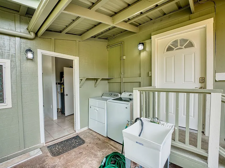 1770 Kilauea Ave — Photo 13