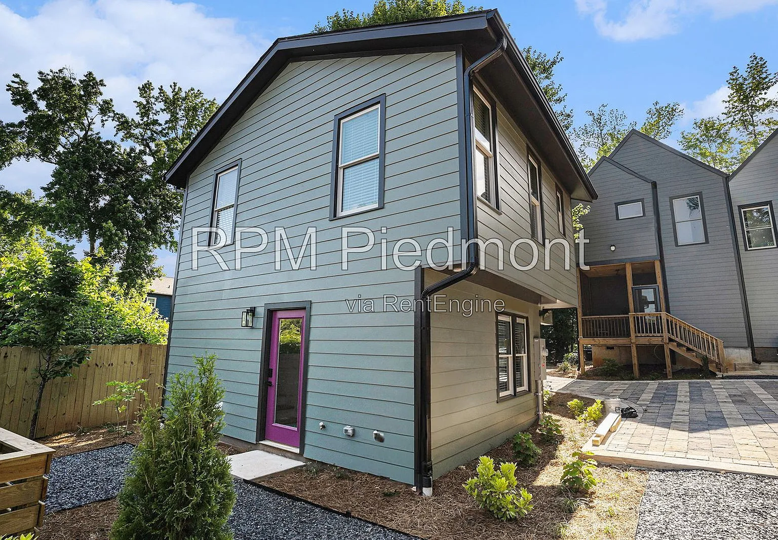 2 bed, 2.5 bath, 749 sqft, $1,800 — Photo 1