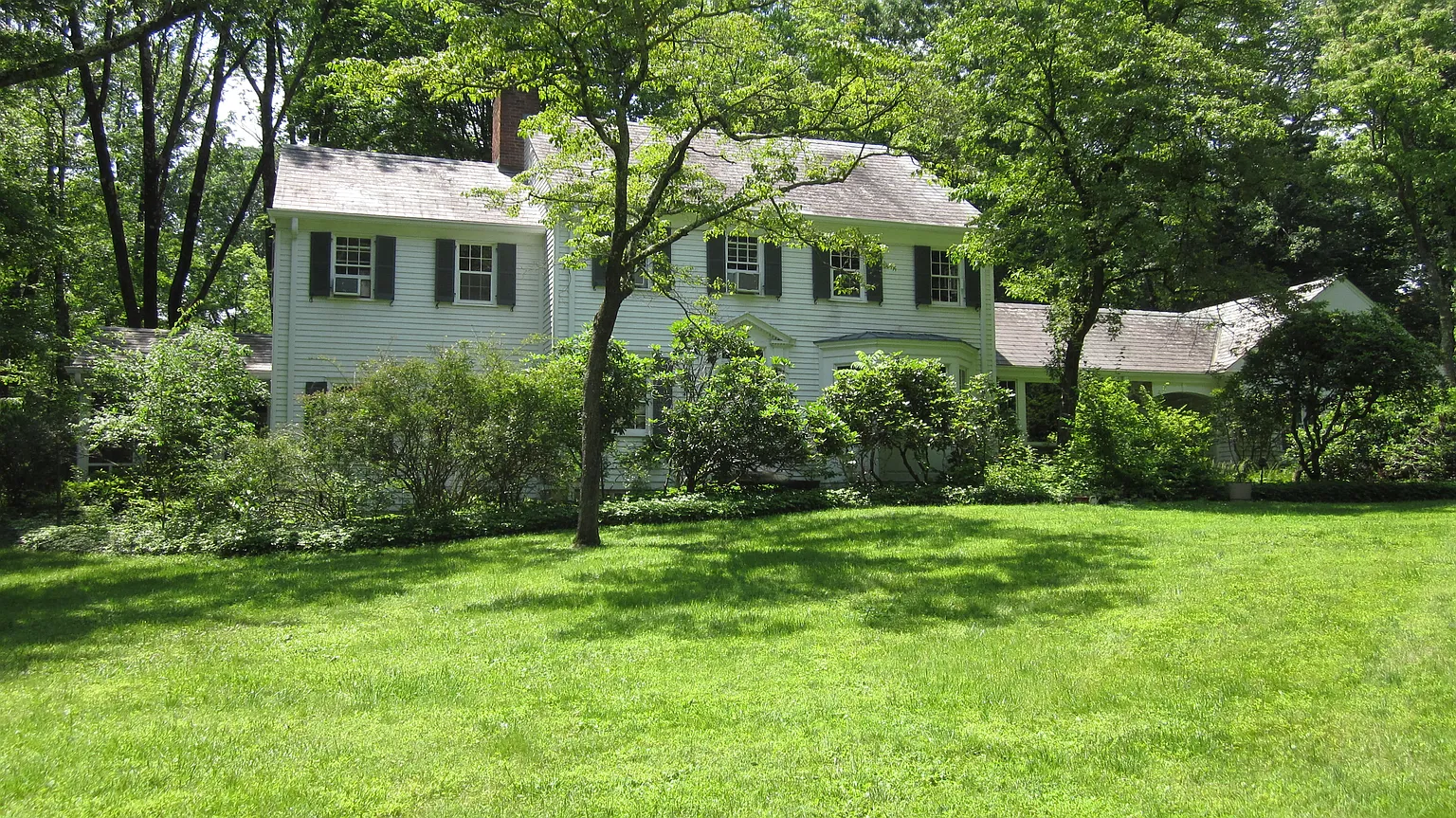94 Fairway Dr photo 1