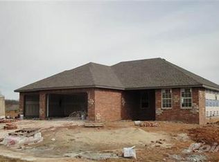 1398 S Waco Ave, Springfield, MO 65802