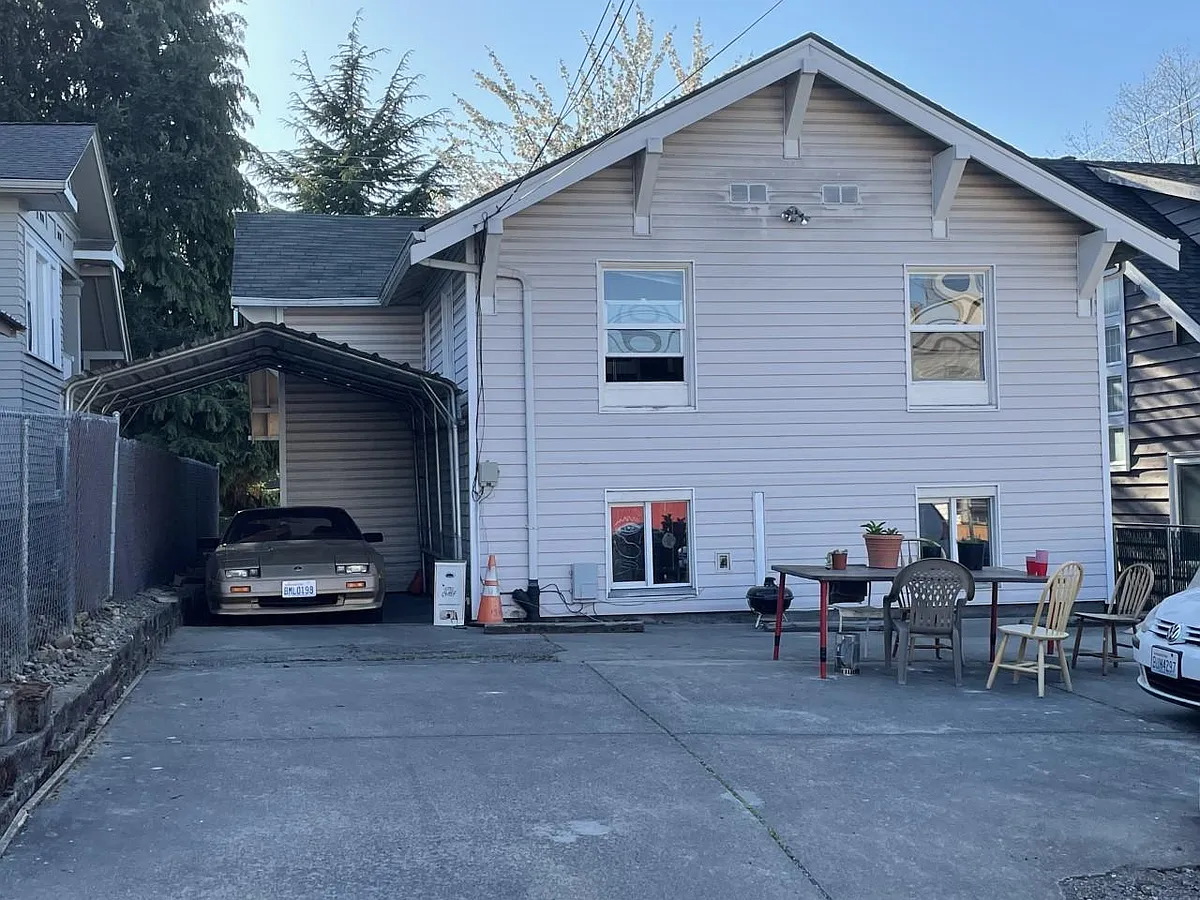 Building Photo - 5064 7th Ave NE