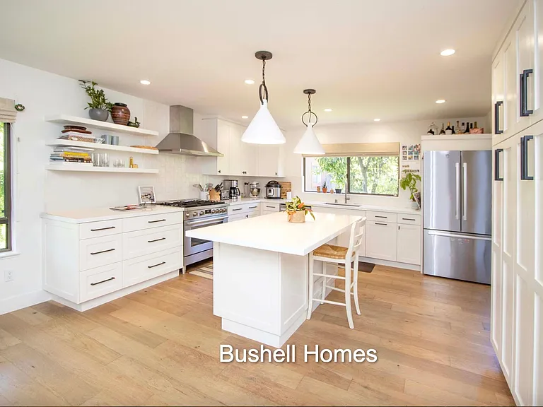36 Shannon Ln — Photo 1