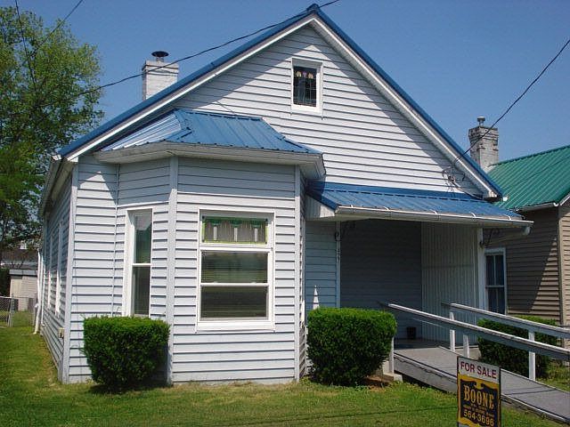 1st image of 427 Central Ave