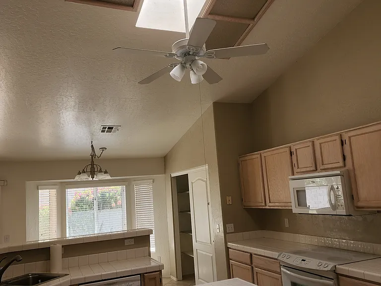 1126 W Grand Caymen Dr — Photo 22