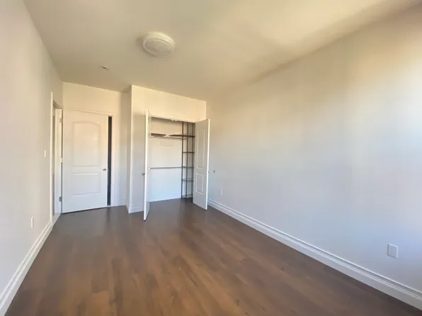 302 Marine Avenue image 9 of 9