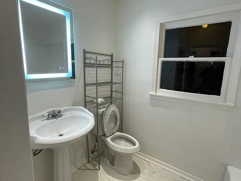 1006 W Woodlawn Ave #2 — Photo 5