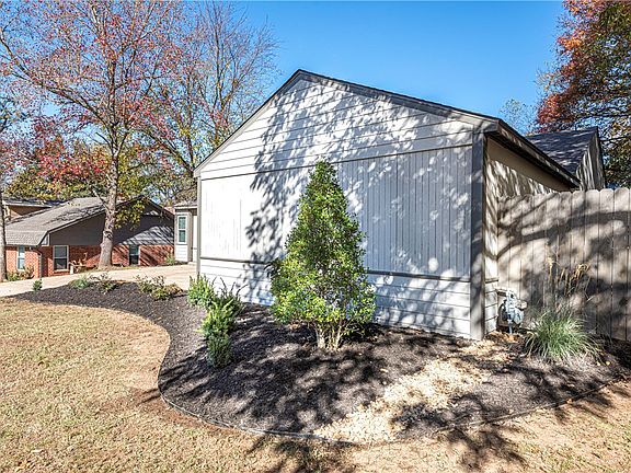 3rd image of 1736 E Overcrest St