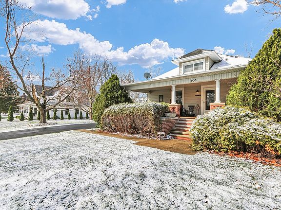 3rd image of 105 S Division St