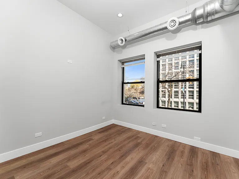 1219 W Devon Ave #201 — Photo 9