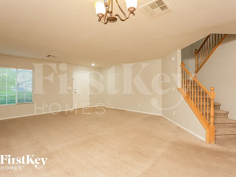 9947 Pioneer Ave — Photo 11