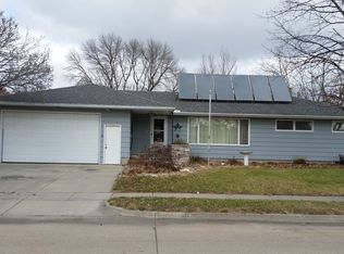 1838 E Linden Ave, Fremont, NE 68025