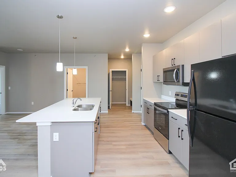 University Hills Village — Photo 279