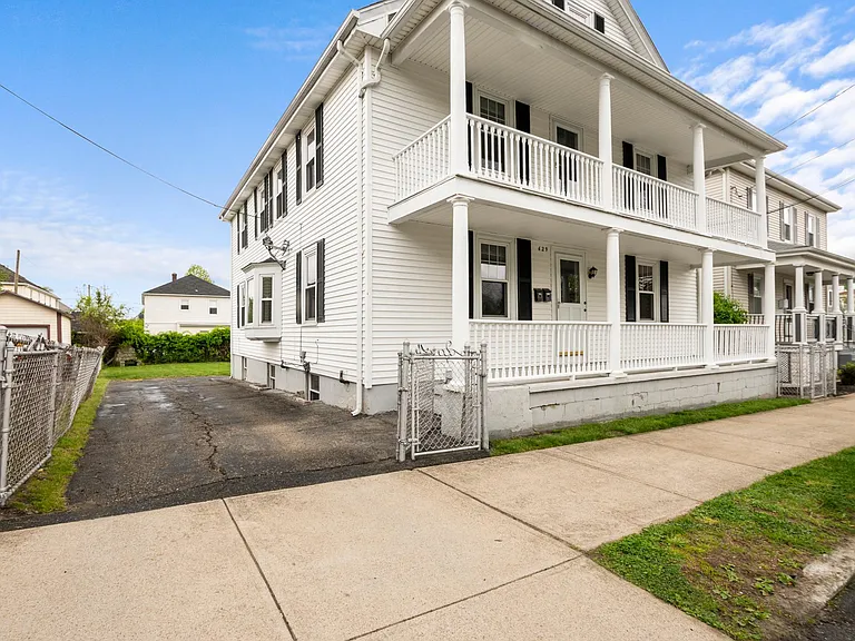 629 Wood St — Photo 1