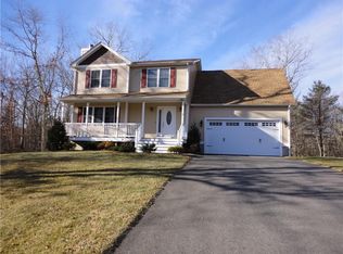 8 Victory Falls Rd, Coventry, RI 02827
