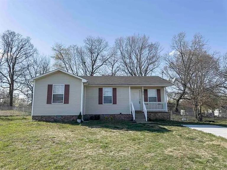 1028 Bush Ave — Photo 1