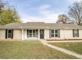 303 Perryman Rd, Lindale, TX 75771
