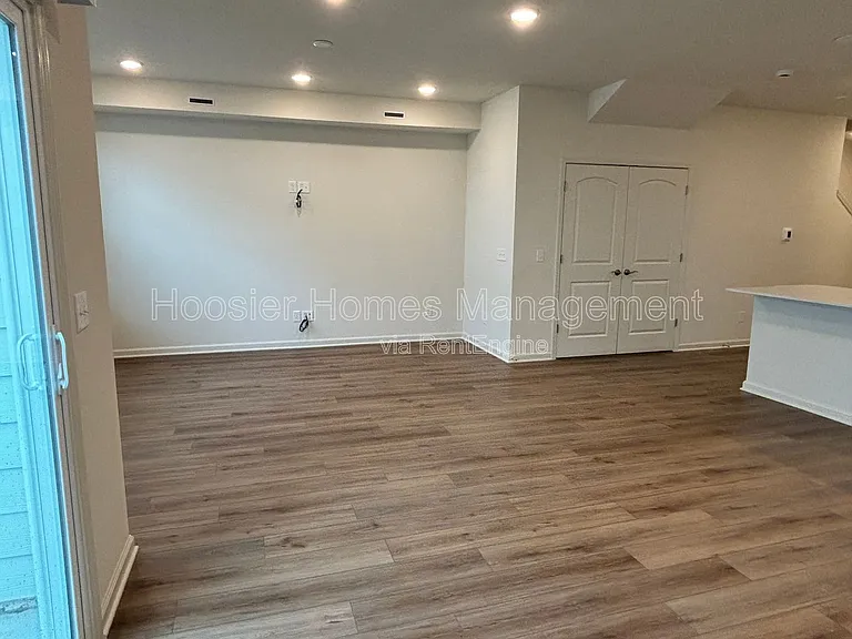 7255 Shroyer Way — Photo 7