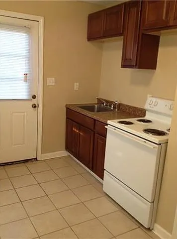 6009 Vermillion Blvd #B — Photo 2